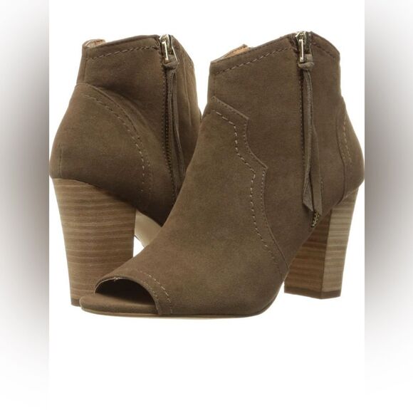 XOXO Women's Barron Ankle Bootie - Picture 1 of 8